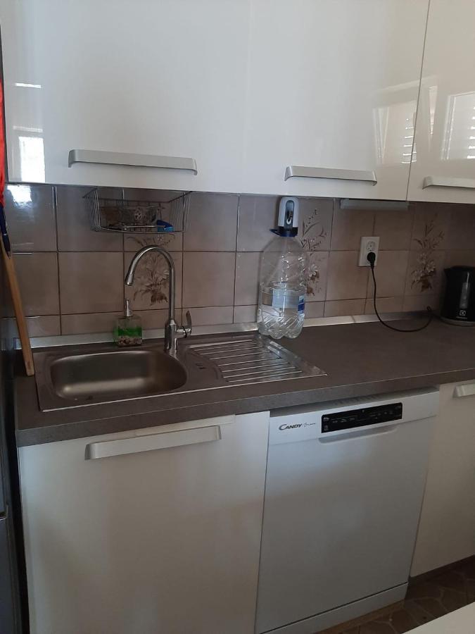 Apartamento Kuca Za Odmor Coccoli Karlobag Exterior foto